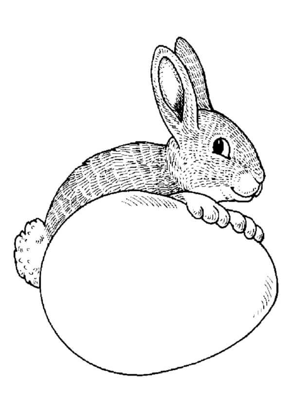 Riesiges Schokoladenei für das gehorsamste Kind