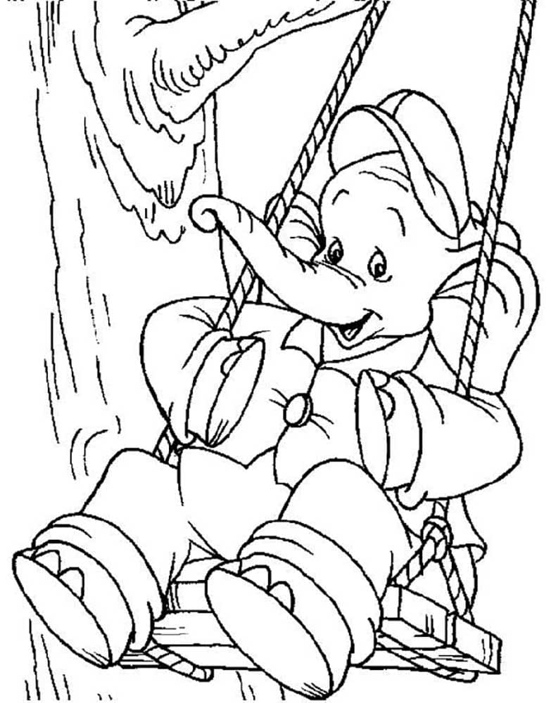 Benjamin Blümchen spielt auf der Schaukel