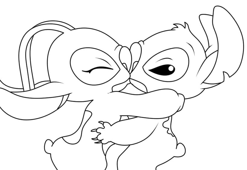 Stich und Engel küssen sich